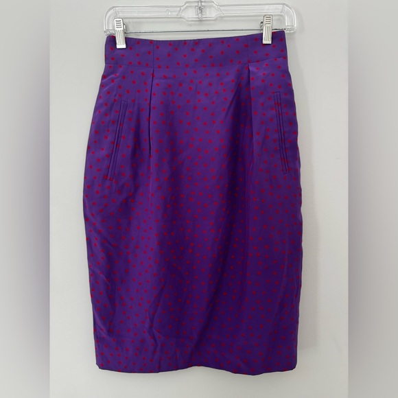 Dana Buchman Dresses & Skirts - Dana Bachman pleated pencil skirt w/back slit purple/red polka dots size 6